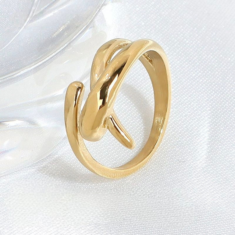 Minimalist 18K Gold Plated Stainless Steel Twisted Ring | Water-Resistant Tarnish Free Fluid Band Ring | Unique Geometric Statement Jewelry