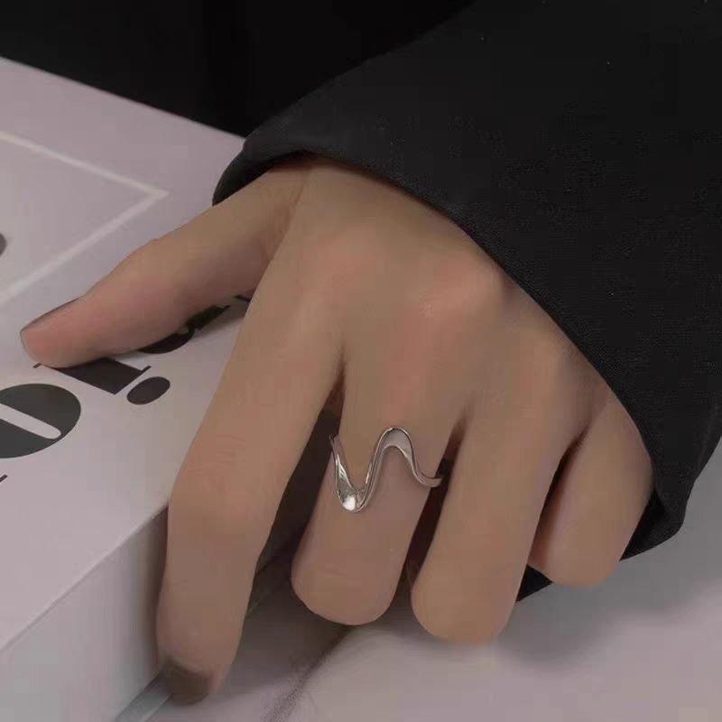 Ins Style S-Shaped Gold Ring, Tarnish-Free Titanium Steel, Waterproof Everyday Jewelry