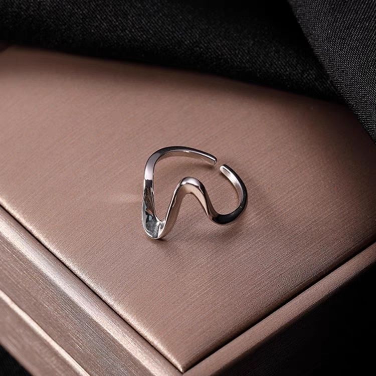 Ins Style S-Shaped Gold Ring, Tarnish-Free Titanium Steel, Waterproof Everyday Jewelry