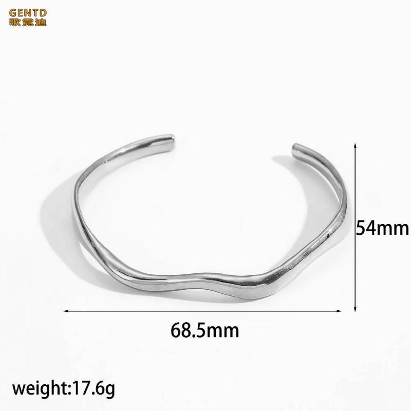 VIB Jewelry | Wave Fluidity Cuff Bangle - 18K Gold Plated Titanium Steel
